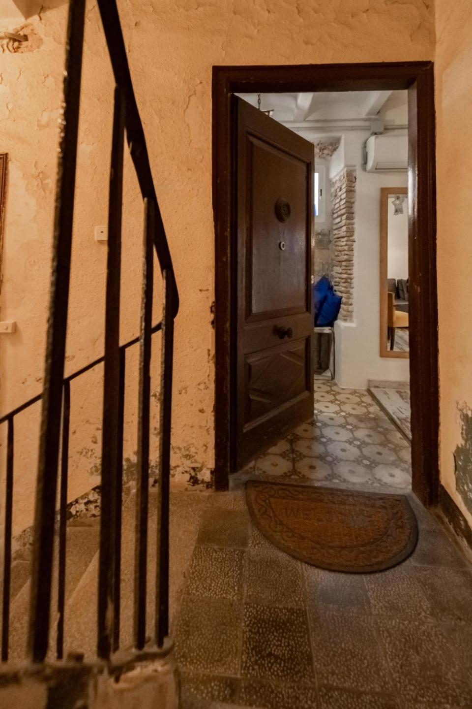 Apartamento en el corazón de Tarragona. Planta baja con patio. Exterior foto
